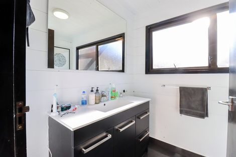 Photo of property in 5 Fernwood Place, Fitzherbert, Palmerston North, 4410