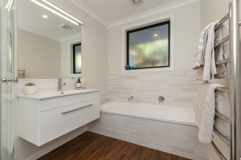 Photo of property in 3 Hihi Place, Waikanae, 5036