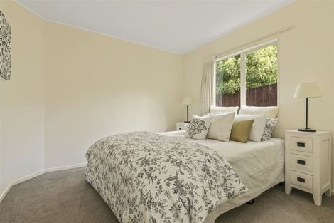 Photo of property in 6a Fayette Place, Te Atatu South, Auckland, 0610