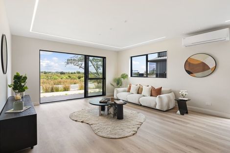 Photo of property in 51 Emerald Avenue, Rosehill, Papakura, 2113