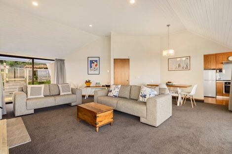 Photo of property in 110b Wynyard Crescent, Fernhill, Queenstown, 9300