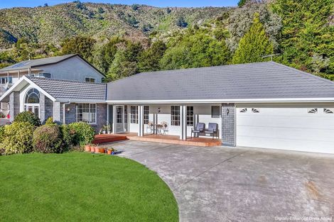 Photo of property in 22 Rimu Terrace, Waikawa, Picton, 7220