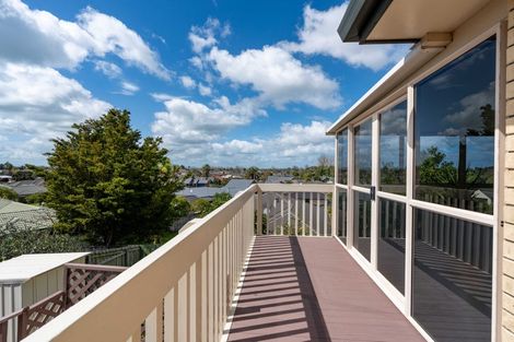 Photo of property in 82 Rototuna Road, Rototuna, Hamilton, 3210