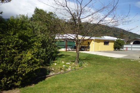Photo of property in 8 Admiralty Place, Waikawa, Picton, 7220