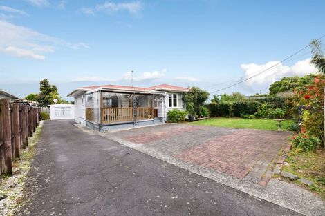 Photo of property in 7 Enderby Drive, Te Atatu Peninsula, Auckland, 0610