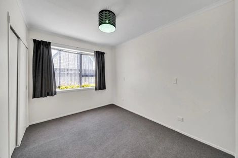 Photo of property in 13 Ambury Place, Merrilands, New Plymouth, 4312