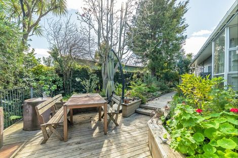 Photo of property in 6 Otira Place, Awapuni, Palmerston North, 4412