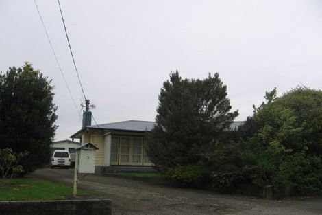 Photo of property in 3 Rimu Place, Cloverlea, Palmerston North, 4412