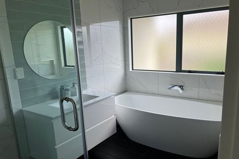 Photo of property in 8 Kalberry Place, East Tamaki, Auckland, 2016