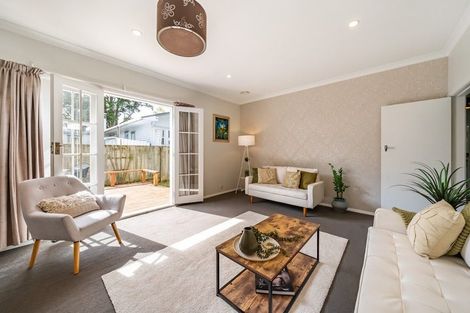 Photo of property in 2 Wood Street, Wallaceville, Upper Hutt, 5018