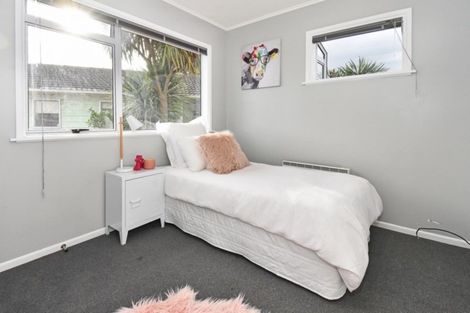 Photo of property in 3 Hobart Crescent, Wattle Downs, Auckland, 2103