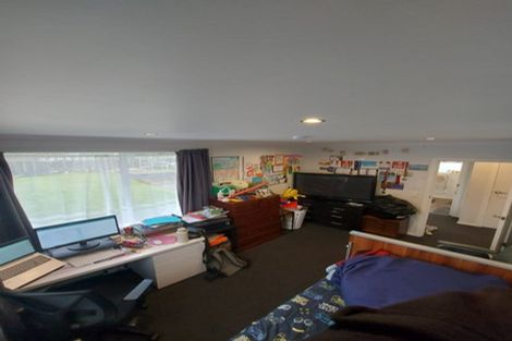Photo of property in 5 Chew Place, Ranui, Porirua, 5024