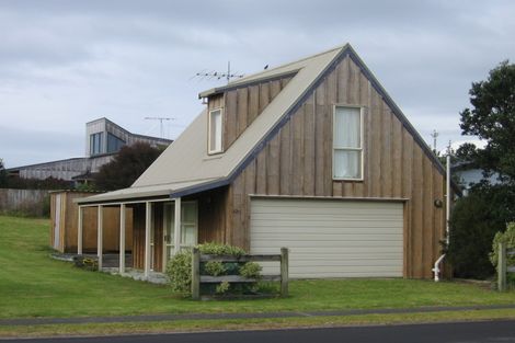 Photo of property in 128 Omaha Drive, Omaha, 0986