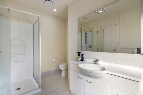 Photo of property in 2/60 Arran Road, Browns Bay, Auckland, 0630