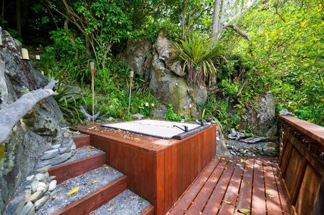 Photo of property in 2009 State Highway 1, Half Moon Bay, Kaikoura, 7371