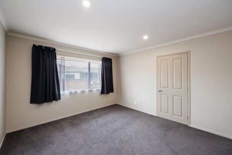 Photo of property in 12 Johnstone Drive, Fitzherbert, Palmerston North, 4410