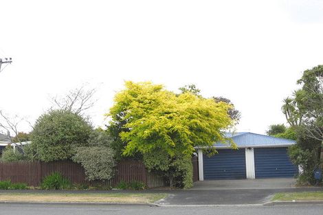 Photo of property in 62 Inwoods Road, Parklands, Christchurch, 8083