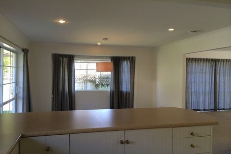 Photo of property in 30 Ponderosa Drive, Oteha, Auckland, 0632