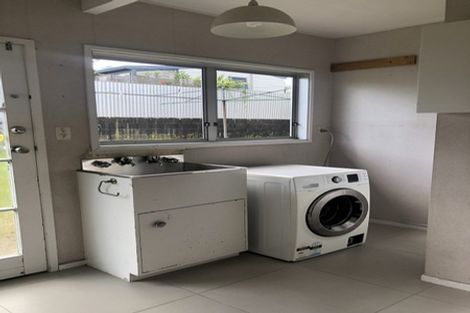 Photo of property in 59 Mcfadzean Drive, Blockhouse Bay, Auckland, 0600