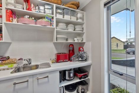 Photo of property in 18 Amokura Crescent, Flagstaff, Hamilton, 3210