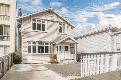 Photo of property in 127 Grant Road, Thorndon, Wellington, 6011