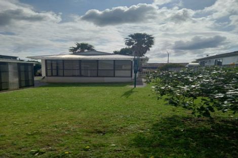 Photo of property in 6 Balwyn Place, Clendon Park, Auckland, 2103