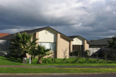 Photo of property in 46 Newinn Crescent, East Tamaki Heights, Auckland, 2016