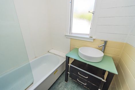 Photo of property in 41 Swiss Avenue, Gonville, Whanganui, 4501