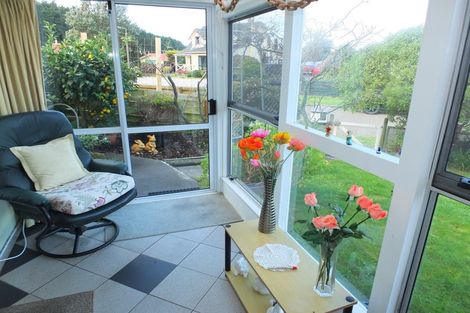 Photo of property in 27 Hennessy Street East, Foxton Beach, Foxton, 4815