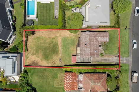 Photo of property in 13 Scarboro Terrace, Murrays Bay, Auckland, 0630