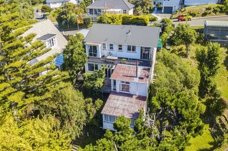 Photo of property in 30 Mana View Road, Paremata, Porirua, 5026