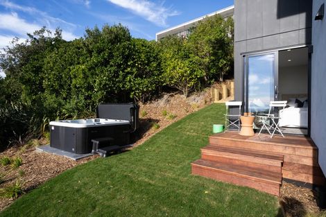 Photo of property in 307a Mount Pleasant Road, Mount Pleasant, Christchurch, 8081