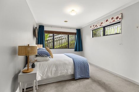 Photo of property in 5 Landsdowne Terrace, Karori, Wellington, 6012