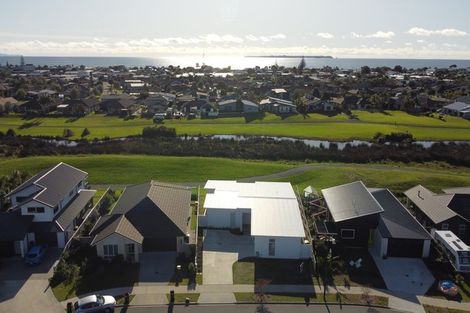 Photo of property in 4 Jeffs Way, Papamoa Beach, Papamoa, 3118