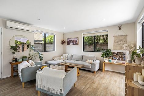 Photo of property in 112 Grand Drive, Orewa, 0931