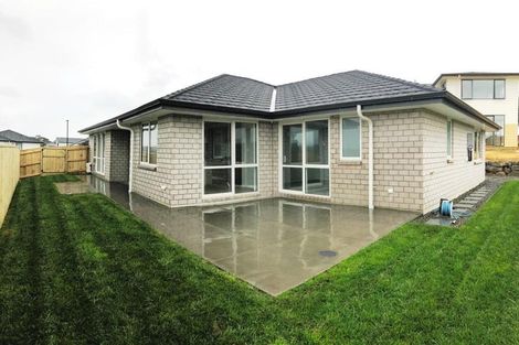 Photo of property in 24 Resolution Drive, Gulf Harbour, Whangaparaoa, 0930