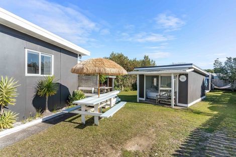 Photo of property in 132 Achilles Avenue, Whangamata, 3620