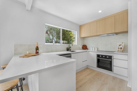Photo of property in 28 Annison Avenue, Glen Eden, Auckland, 0602