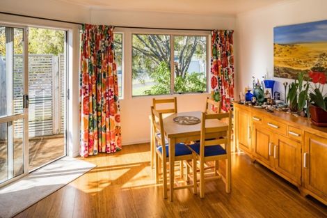 Photo of property in 51 Saunders Close, Whitby, Porirua, 5024