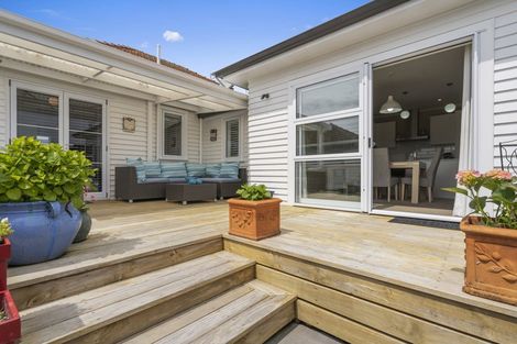 Photo of property in 18 Doone Street, Lynmouth, New Plymouth, 4310