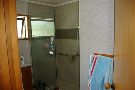 Photo of property in 11 Yorke Road, Haruru, 0204