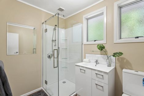 Photo of property in 10 Kawaka Street, Titirangi, Auckland, 0604