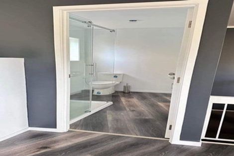 Photo of property in 1/19 Cresta Avenue, Beach Haven, Auckland, 0626