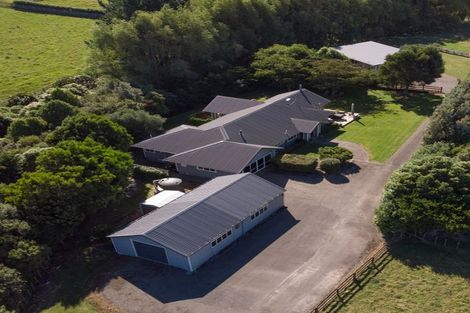 Photo of property in 35 Oram Drive, Turitea, Palmerston North, 4472