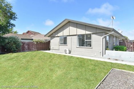 Photo of property in 2/90 Queenspark Drive, Parklands, Christchurch, 8083
