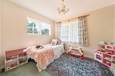 Photo of property in 32 Crowther Road, Wainuiomata, 5373
