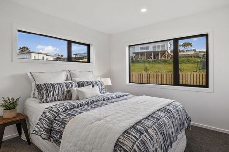 Photo of property in 9 Okahau Terrace, Warrington, 9471