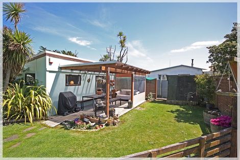 Photo of property in 4 Holben Parade, Foxton Beach, Foxton, 4815