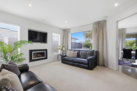 Photo of property in 42 Cassinia Close, Papamoa Beach, Papamoa, 3118