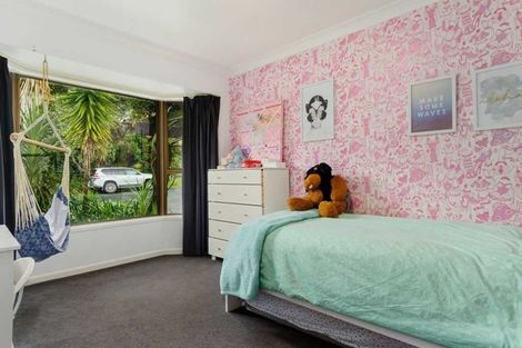 Photo of property in 5 Surville Place, Mairangi Bay, Auckland, 0630